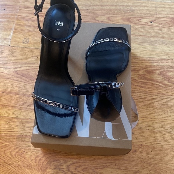 Zara Woman black sandals, with chain detail size 40/9us - Picture 8 of 11